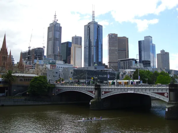 Ponte sobre o rio Yarra de Melbourne — Fotografia de Stock