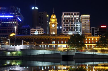 Melbourne'nın Southbank semt gece