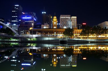 Melbourne'nın Southbank semt gece
