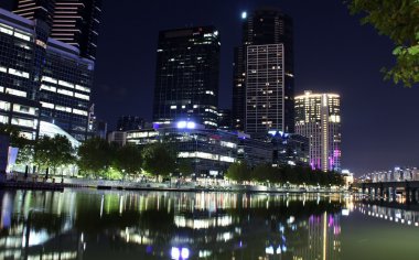 Melbourne'nın Southbank semt gece