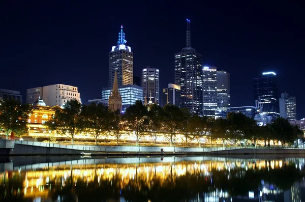 Secţia Southbank din Melbourne noaptea — Fotografie, imagine de stoc
