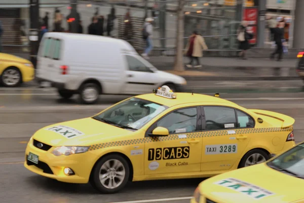 Taxis in melbourne c.b.d — Stockfoto