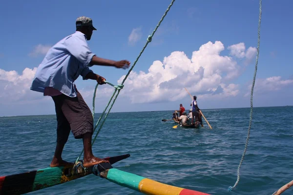 Swahili stödben båt utanför Kenyas kust — Stockfoto