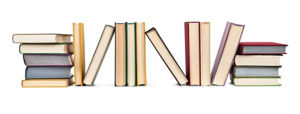 Beyaz arka plan üzerinde izole üste kitaplar Vintage