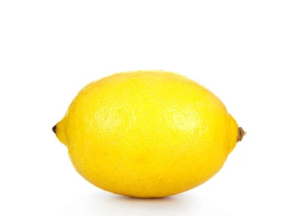 Limoni freschi maturi. Isolato su sfondo bianco — Foto Stock