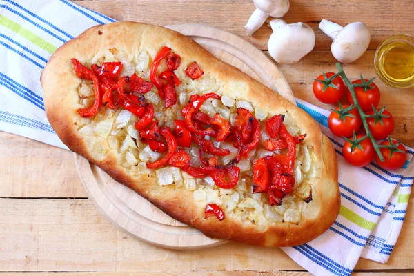 Zelfgemaakte foccacia brood — Stockfoto