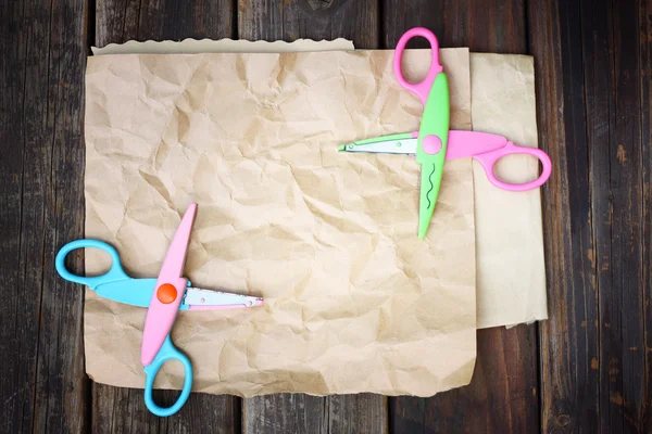 Colorful scissors and paper — Stock Photo, Image