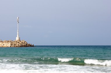 taş dalgakıran ve deniz feneri