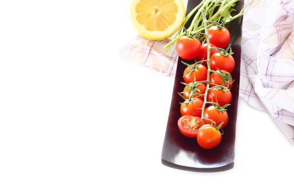 Frische Tomaten und Zitrone — Stockfoto