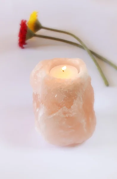 Aromatická svíčka s květinami — Stock fotografie