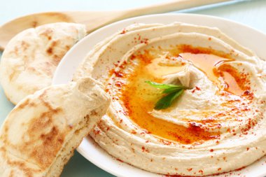 hummus dip plaka ve limon