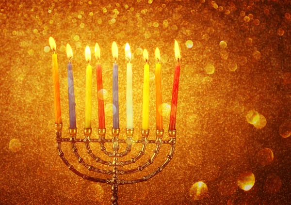 Hanukkah menorah mumlar yanan ile — Stok fotoğraf