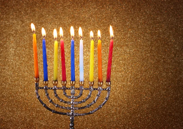 Hanukkah menorah con candele accese — Foto Stock