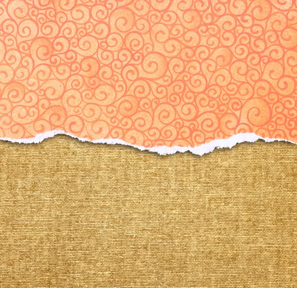 オレンジの画用紙から引き裂かれたエッジ — ストック写真