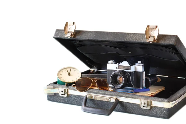 Custodia aperta con vecchia fotocamera — Foto Stock