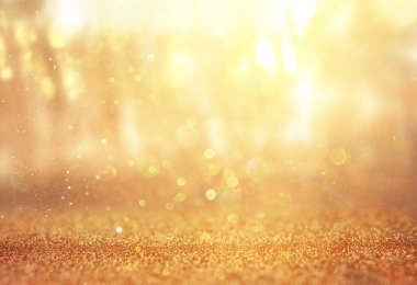 soyut fotoğraf ışık ağaçlar ve glitter bokeh ışıkları arasında seri. görüntü filtre ve dokulu. görüntü bulanık.