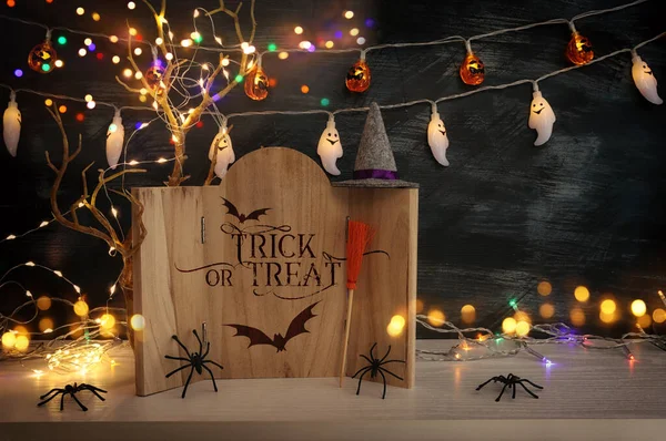 Vakantie Beeld Van Halloween Spinnen Houten Bordframe Met Tekst — Stockfoto