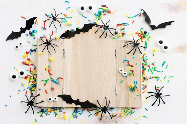 Vakantie Beeld Van Halloween Spinnen Vleermuizen Houten Kartonnen Onderstel Voor — Stockfoto