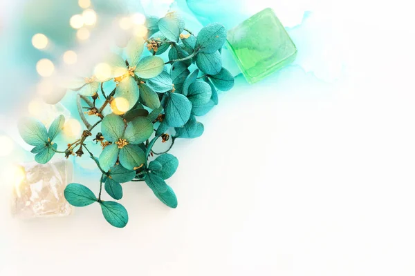 Kreatywny Obraz Szmaragdowych Zielonych Kwiatów Hortensji Tle Artystycznego Tuszu Widok — Zdjęcie stockowe