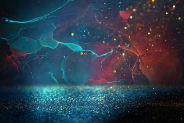 Soyut kırmızı, mavi, altın ve siyah çözünmüş arka plan. bokeh ışıkları