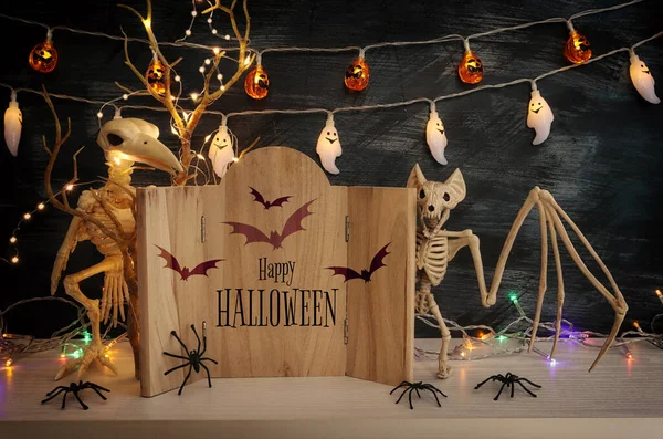 Vakantie Beeld Van Halloween Spinnen Skeletten Houten Planken Met Tekst — Stockfoto
