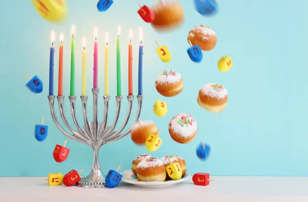 Menorah Geleneksel Şamdan Donut Mumlarla Yahudi Bayramı Hanuka Arkaplanının Dini — Stok fotoğraf