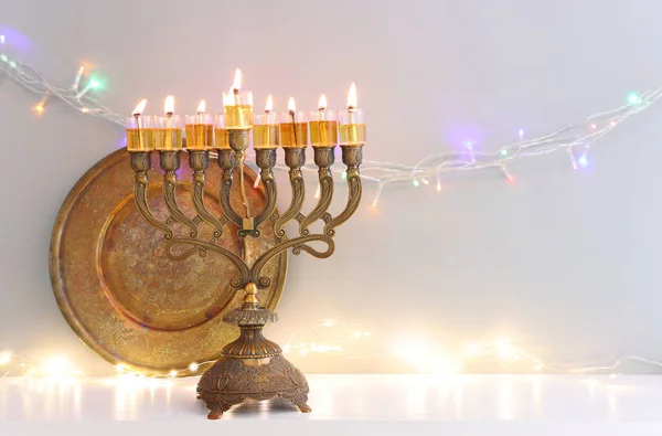 Imagem Feriado Judaico Hanukkah Com Menorah Candelabro Tradicional Velas Óleo — Fotografia de Stock