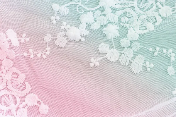 Beyaz Narin Dantel Kumaşın Arka Planı Pastel Tonlu — Stok fotoğraf