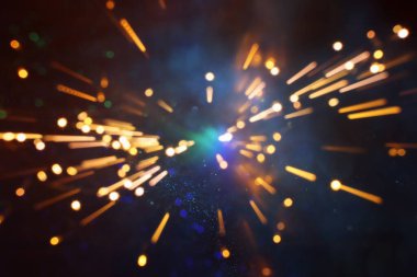 Soyut mavi, altın ve siyah çözünmüş arka plan. bokeh ışıkları