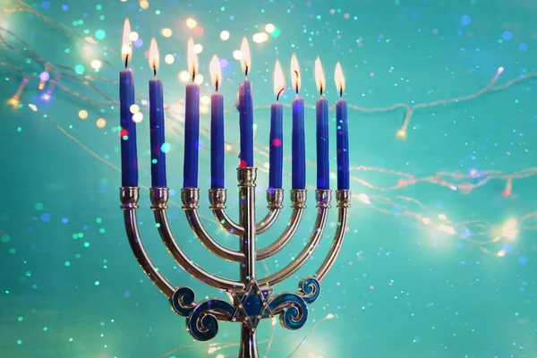 Imagem Feriado Judaico Hanukkah Com Menorah Candelabro Tradicional Velas Sobre — Fotografia de Stock