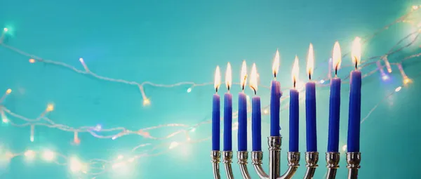 Imagem Feriado Judaico Hanukkah Com Menorah Candelabro Tradicional Velas Sobre — Fotografia de Stock