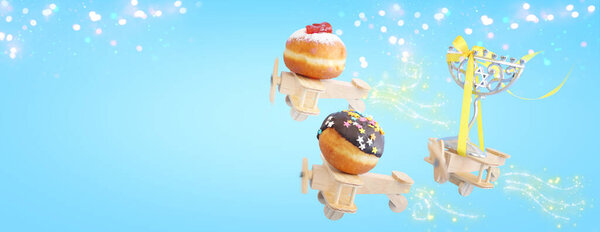 религиозный образ еврейского праздника Ханука фон с менорой (традиционные канделябры) и пончиком
