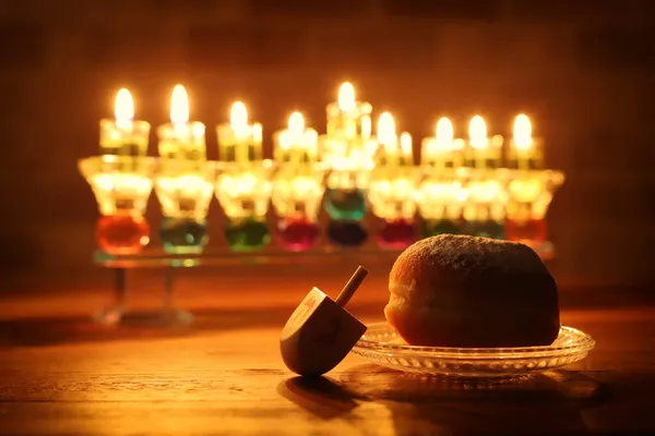 Imagen Vacaciones Judías Fondo Hanukkah Con Menorá Cristal Candelabros Tradicionales —  Fotos de Stock