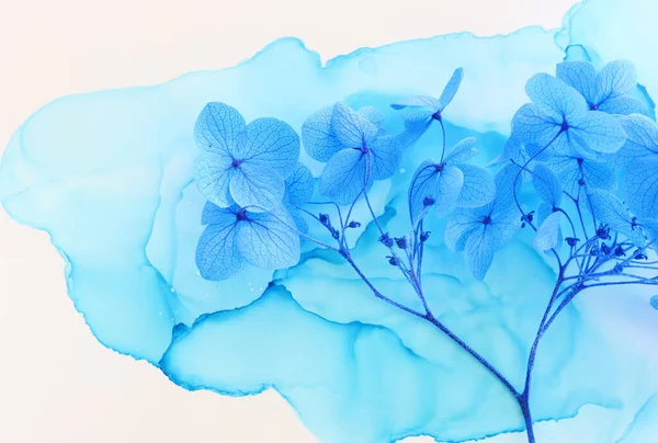 Creatief Beeld Van Blauwe Hortensia Bloemen Artistieke Inkt Achtergrond Bovenaanzicht — Stockfoto