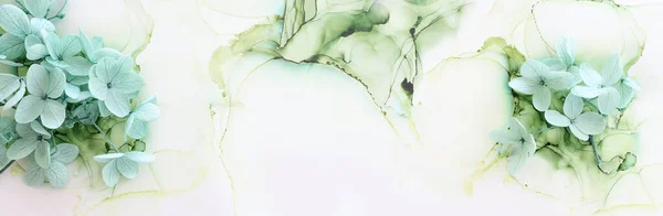 以艺术油墨为背景的薄荷绿水草花的创意形象 带有复制空间的顶部视图 — 图库照片