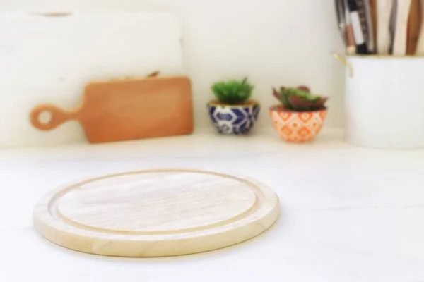 Empty Table Board Defocused Modern Kitchen Background Product Display Concept — Stock Photo, Image