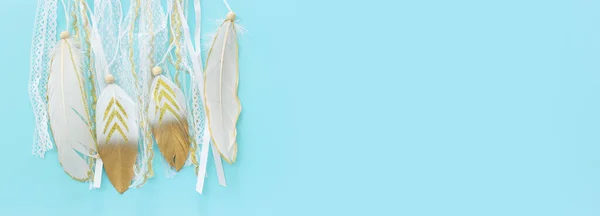 Image White Dream Catcher Pastel Blue Background Top View — Stock Photo, Image