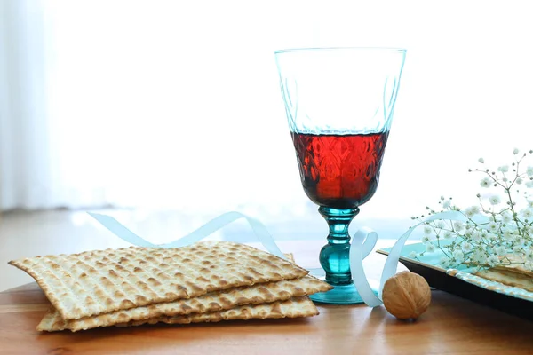 Pascha Achtergrond Glas Wijnkop Matzoh Joods Feestbrood — Stockfoto