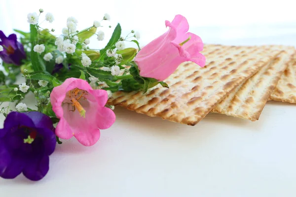 与Matzoh一起庆祝Pesah形象 犹太人逾越节 — 图库照片