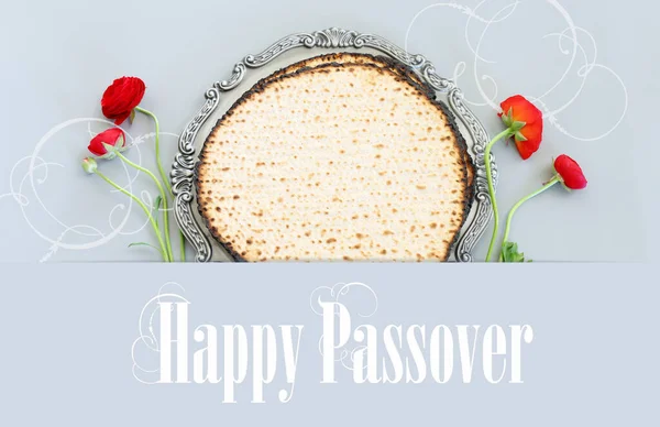 逾越节背景的Matzoh 犹太人节日面包 顶部视图 — 图库照片