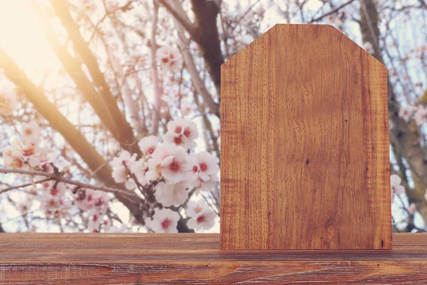 Mesa Madera Frente Paisaje Del Árbol Flores Primavera Exhibición Presentación — Foto de Stock