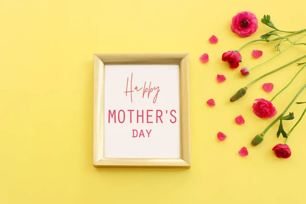 Mother Day Concept Pink Flowers Yellow Background — Stock Photo, Image