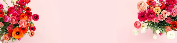 Vista Dall Alto Immagine Colorati Fiori Ranuncolo Composizione Sfondo Rosa — Foto Stock
