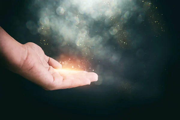 Menschliche Hand Und Magisch Leuchtendes Licht — Stockfoto