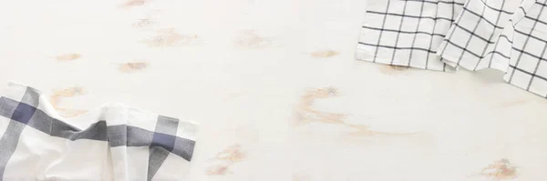 Верхний Вид Винтажной Скатерти Белом Деревянном Фоне — стоковое фото