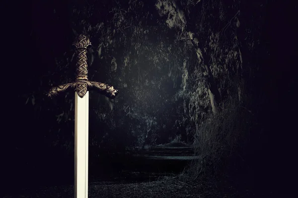 Photo Knight Sword Dark Background Medieval Period Concept — Stock Photo, Image
