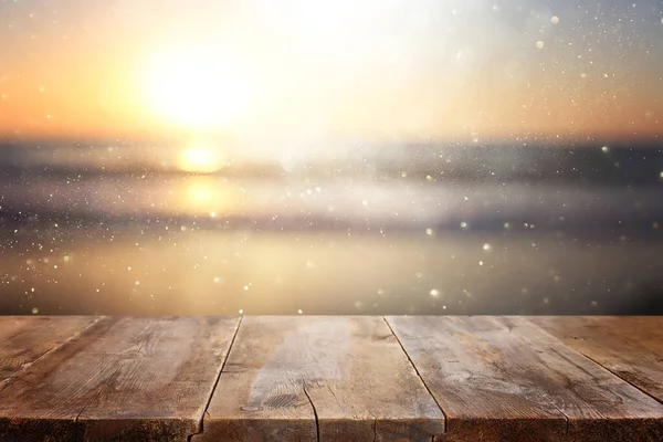 Träbord Och Suddig Solnedgång Bakgrund Sommar Och Semester — Stockfoto