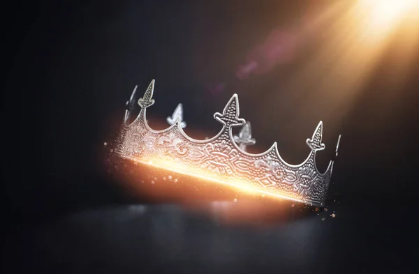 Low Key Image Beautiful Queen King Crown Fantasy Medieval Period — Stock Photo, Image