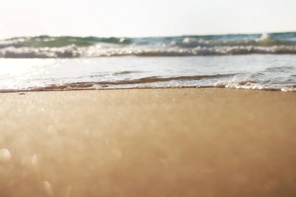 Las Olas Del Mar Cálida Luz Del Atardecer Playa Arena — Foto de Stock