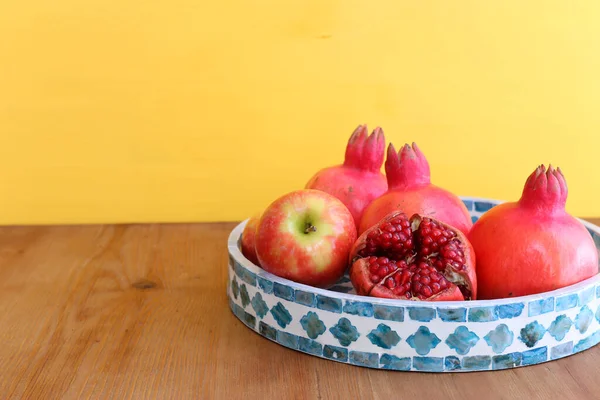 Rosh Hashanah Zsidó Újév Ünnep Koncepció Gránátalma Alma Hagyományos Szimbólumok — Stock Fotó